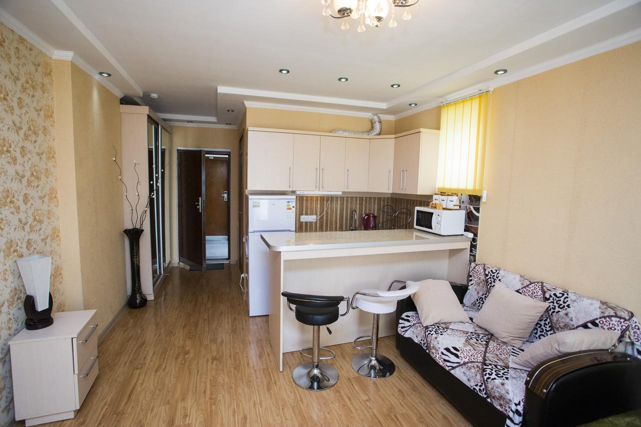 Apartment On Sherif Khimshiashvili Street 15B 바투미 외부 사진